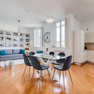 Modern, Stylish Flat Near Piazza Della Repubblica Casa vacanze Roma